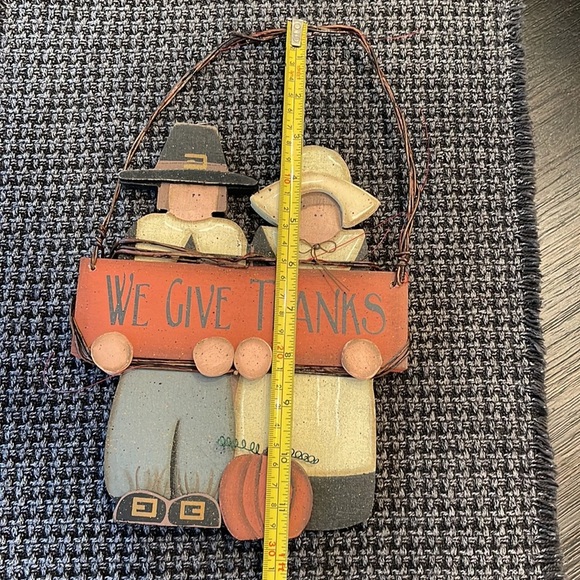 “We Give Thanks” rustic hanging decor - Picture 2 of 2